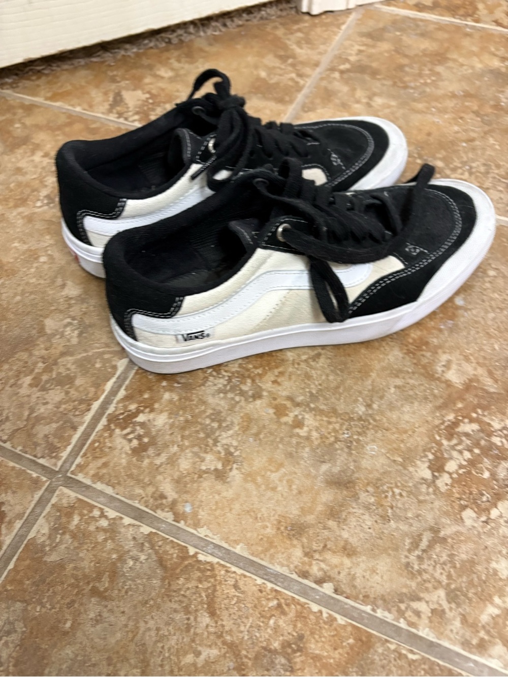 Vans Men’s Black and White Old Skool Sneakers
